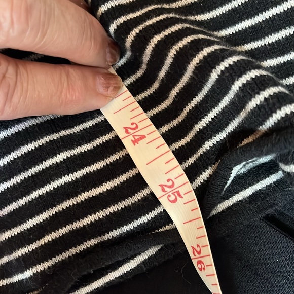 Eileen Fisher Oversized Sweater Black and White Striped V-Neck Long Sleeve Sz L - Picture 9 of 9